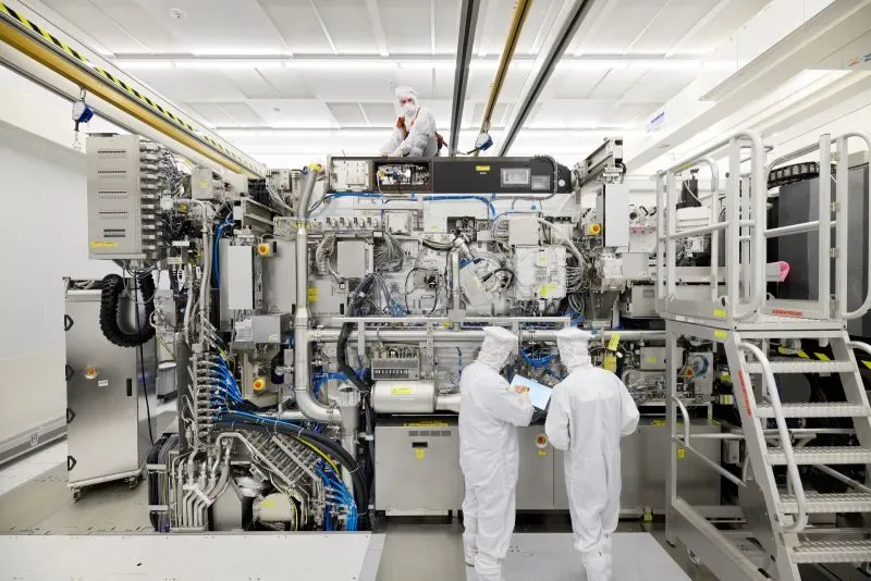 ASML Advances EUV Lithography with 1kW Light Source, Boosting Semiconductor Production by 50%
