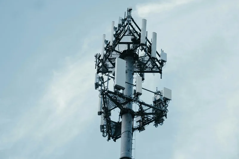 Major Russian Telecom Operators Cut Infrastructure Capital Spending by Up to 30% in 2025