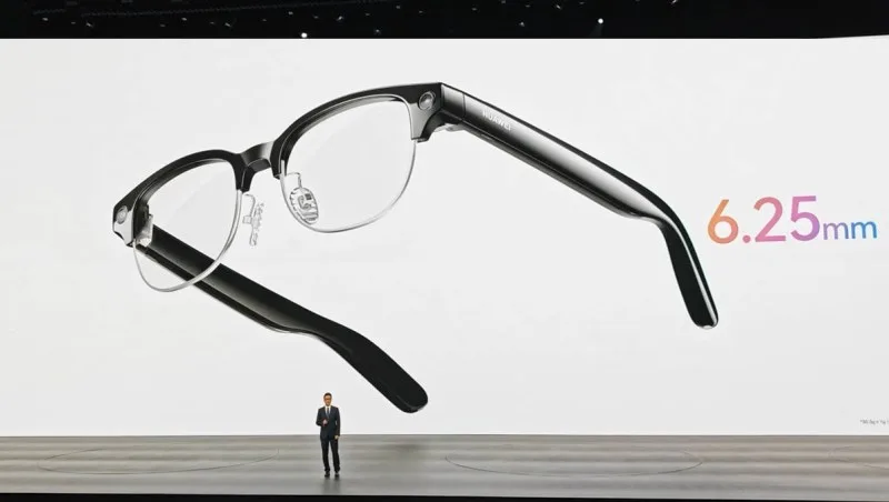 Huawei Unveils AI Glasses Featuring Integrated Camera and Translator