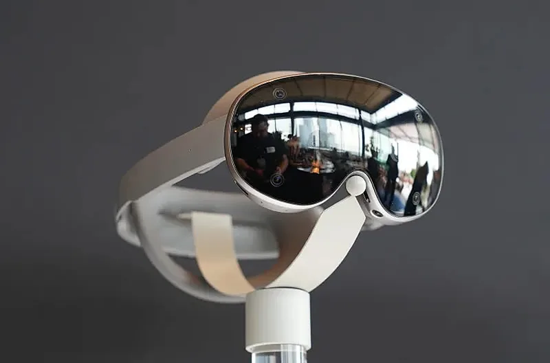 Samsung Galaxy XR Headset Introduces 3D Transformation for 2D Apps on Android XR