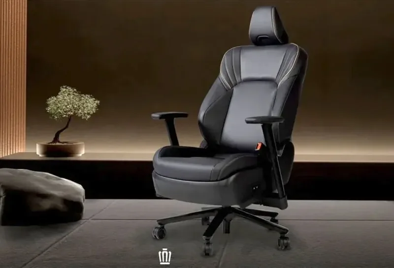 Toyota Launches Limited-Edition Gaming Chair Based on Crown Sedan Front Seat