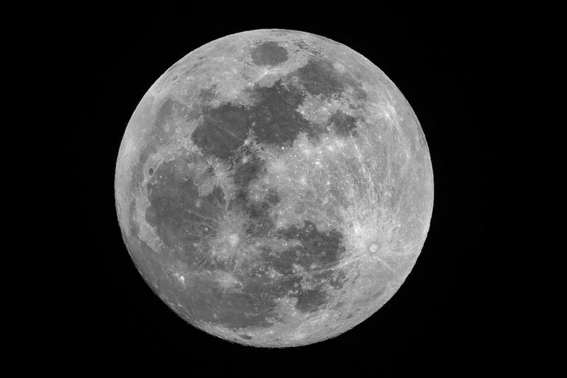 NASA Plans Lunar Fire Experiment to Study Flame Behavior in Moon’s Gravity