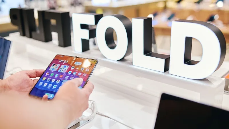 Foldable Smartphone Sales in Russia Soar by 32% in Early 2026