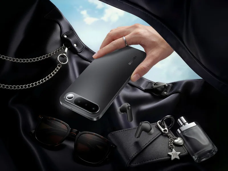 Realme 16 5G Launches in Russia with Unique Rear Selfie Mirror and 50MP Camera