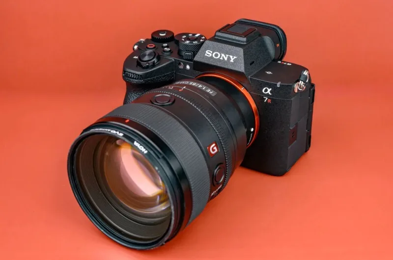 Sony Unveils A7R VI Mirrorless Camera Featuring New 66.8MP Multilayer Sensor and 30 FPS Burst Capture