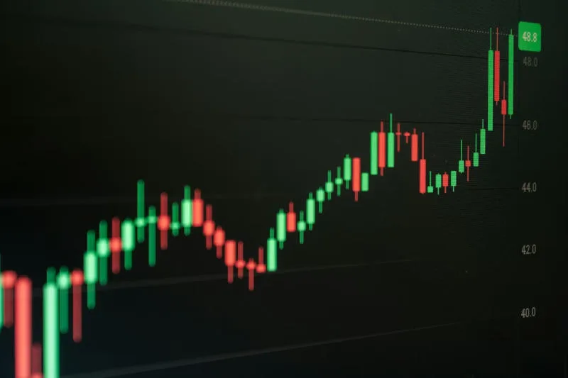 Michael Burry Warns of Potential Tech Stock Collapse Amid Nasdaq 100 Surge